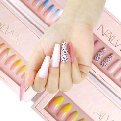 Gift box long press on nails (4)